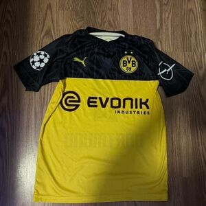 Puma bvb soccer jersey size M